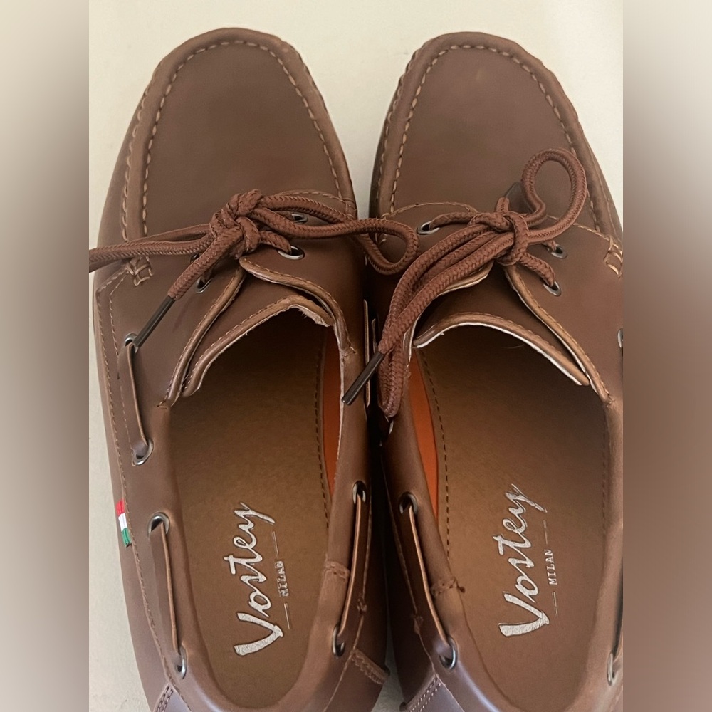 Men’s boat shoes never worn